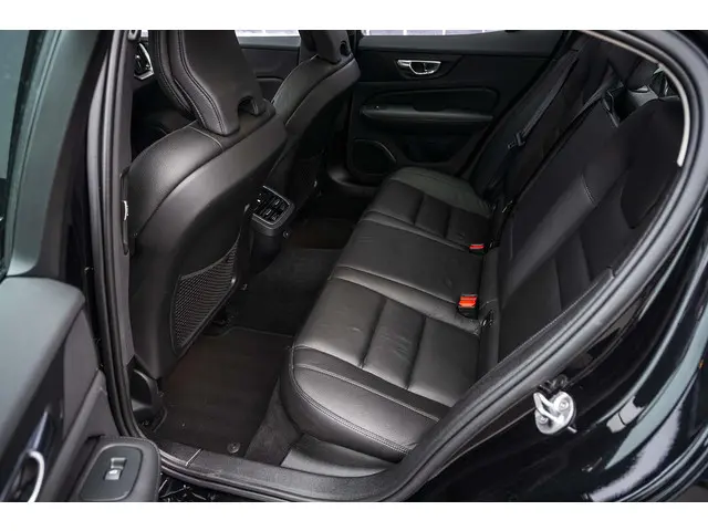 Volvo S60 B4 Ultimate Dark 2023 Benzine 7