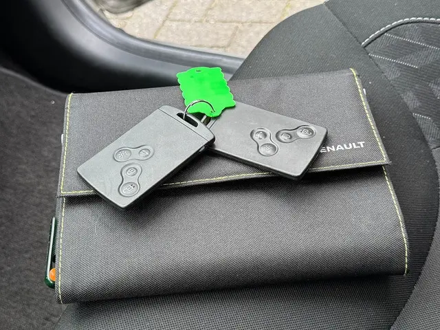 Renault Clio Estate 0.9 TCe Limited 2020 Benzine 6