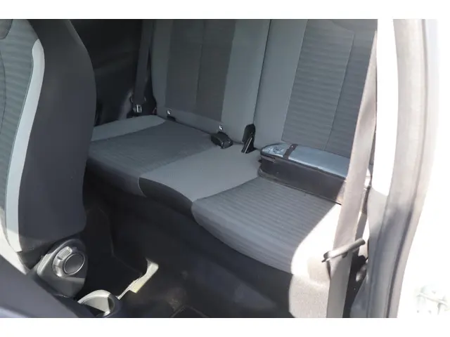Toyota Aygo 1.0 VVT-i x-play 2019 Benzine 18