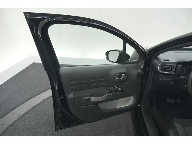 Citroën C3 PureTech 110 EAT6 Shine 2020 Benzine 64