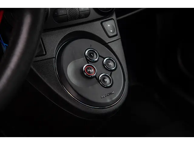 Fiat 500 1.4 T-Jet Abarth Competizione 2015 Benzine 15