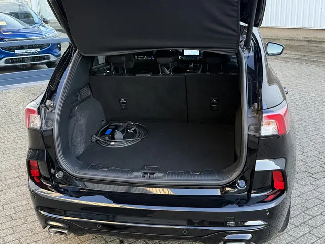 Ford Kuga 2.5 PHEV ST-Line X 2023 Hybride Benzine 37