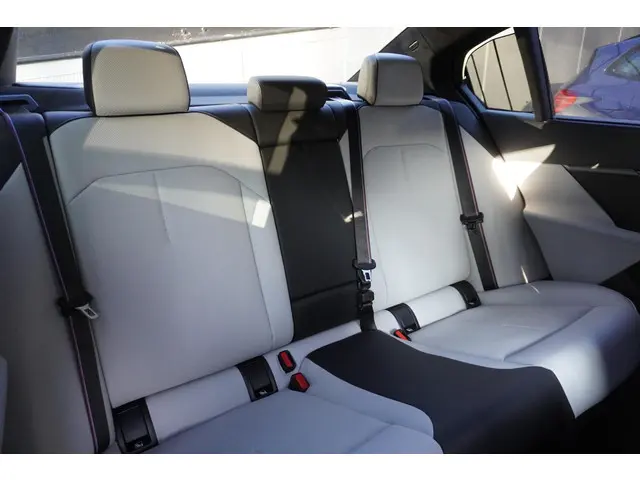 BMW M5 Sedan 2026 Hybride Benzine 10