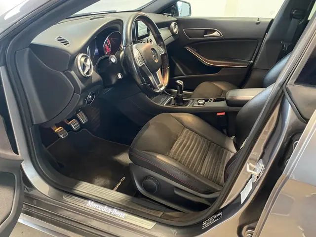 Mercedes-Benz CLA 200 AMG H.K Panor.dak 2014 Benzine 9