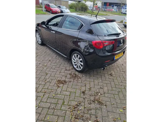 Alfa Romeo Giulietta 1.4 T Distinctive 2012 Benzine 4