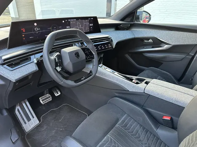 Peugeot 3008 1.2 Hybrid 145 PK GT 2025 Hybride Benzine 7