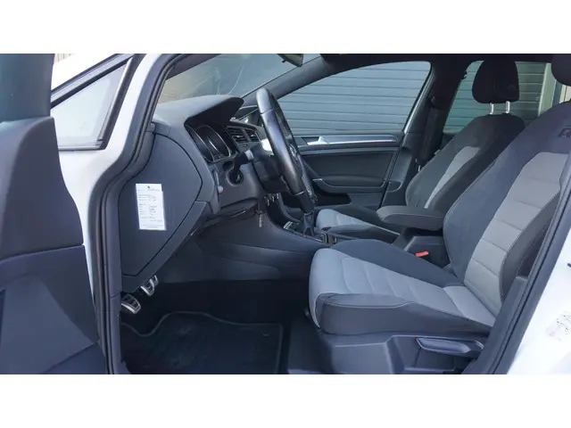 Volkswagen Golf 1.4 TSI 122pk 2x R-line 2014 Benzine 7