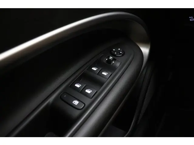 Jeep Avenger 1.2 Altitude 2024 Benzine 18