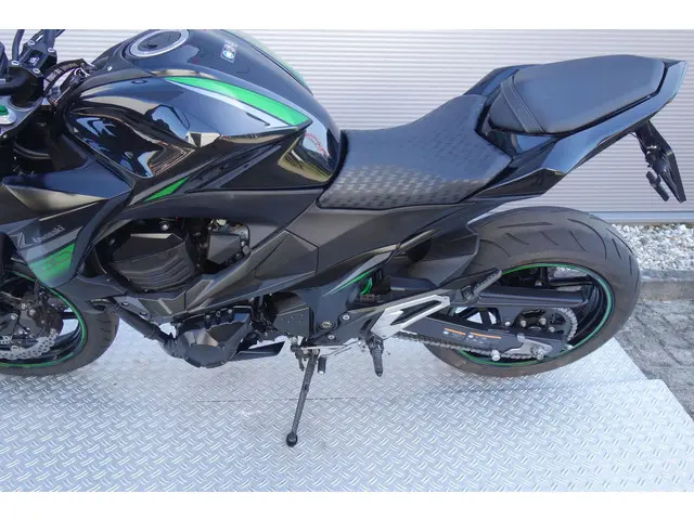 Kawasaki Z800 ABS 2016 Benzine 17