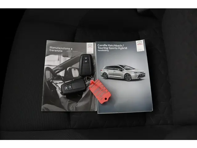 Toyota Corolla 2.0 Hybrid Bi-tone 2019 Hybride Benzine 9