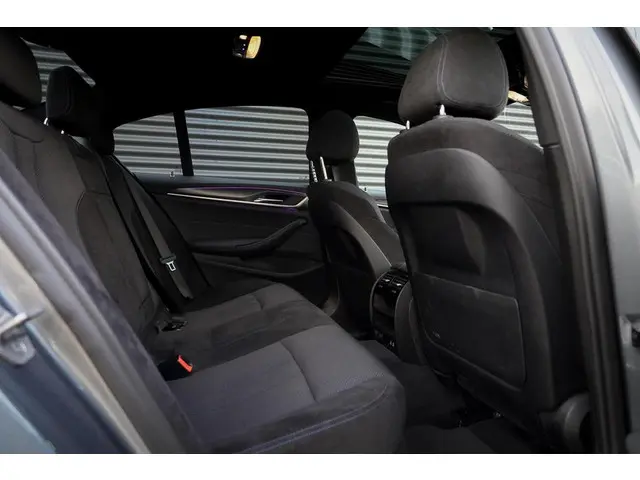BMW 5 Serie 530e High Executive 2022 Hybride Benzine 8