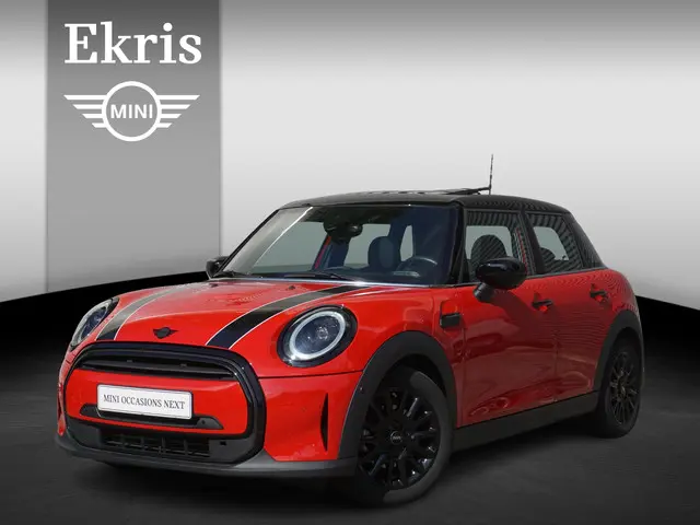MINI 5-Deurs Cooper C 2021 Benzine