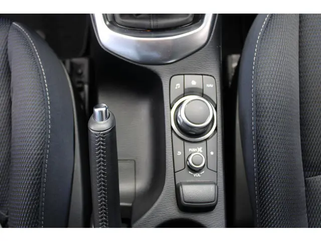 Mazda 2 1.5 Skyactiv-G Luxury 2021 Benzine 26