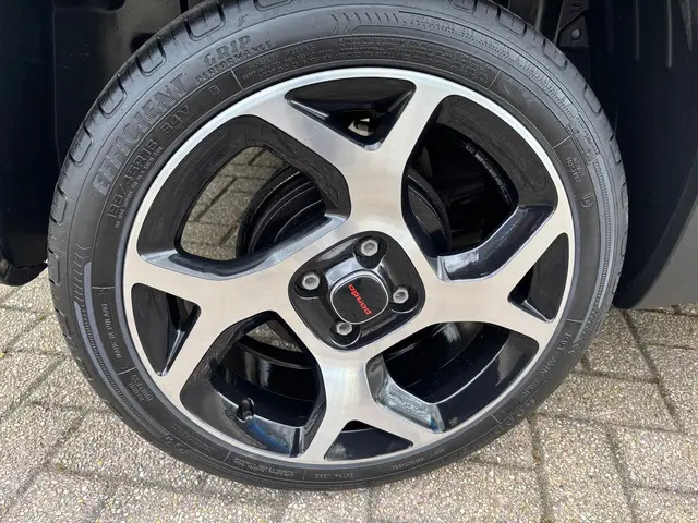 Fiat Panda 1.0 Hybrid Sport 2022 Hybride Benzine 9