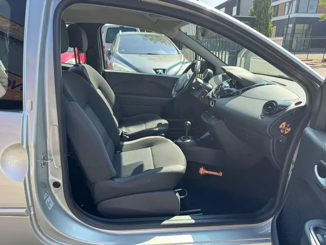 Renault Twingo TWINGO AUTOMAT CLIMA CRUISE 2012 Benzine 10