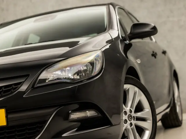 Opel Astra 1.4 Turbo Sport 2012 Benzine 16
