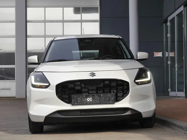 Suzuki Swift 1.2 Comfort Smart Hybrid 2025 Benzine 3