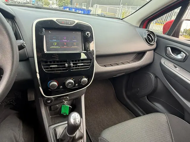 Renault Clio Estate 0.9 TCe Expression 2016 Benzine 13