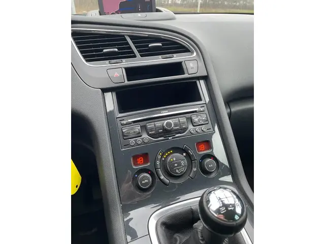 Peugeot 5008 1.6 VTi Blue Lease 5p. 2013 Benzine 10