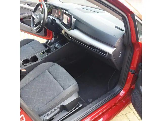 Volkswagen Golf 1.5 TSI Life Business 2022 Benzine 36