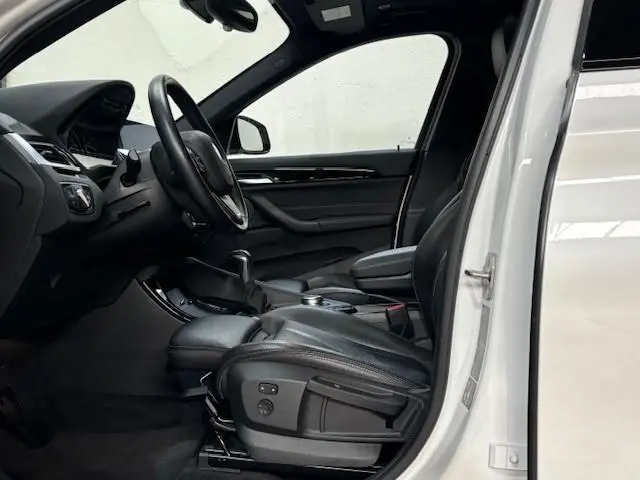 BMW X1 xDrive20i High Executive 2017 Benzine 15