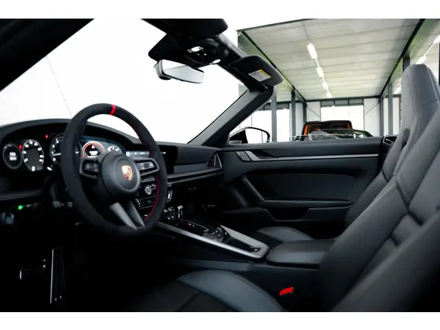 Porsche 911 Carrera Cabriolet 2020 Benzine 37