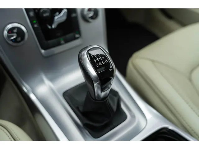 Volvo V70 2.0 T4 Inscription Edition 2015 Benzine 35