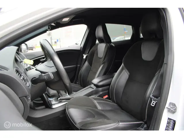 Volvo V40 2.0 T2 R-Design/Navi/Tel/Pdc/Trekhaak/ 2015 Benzine 18