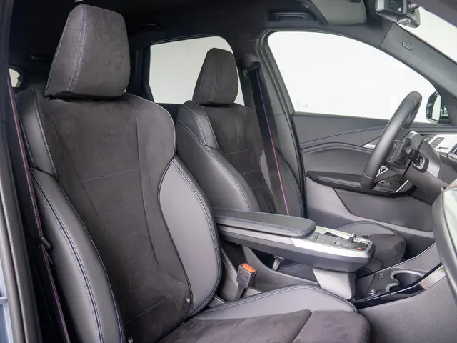 BMW X1 xDrive25e 2025 Hybride Benzine 8