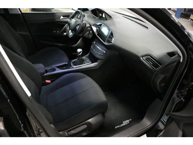 Peugeot 308 SW 1.2 e- PANO + NAV + CAM + TREKHAAK ! ! ! 2014 Benzine 14