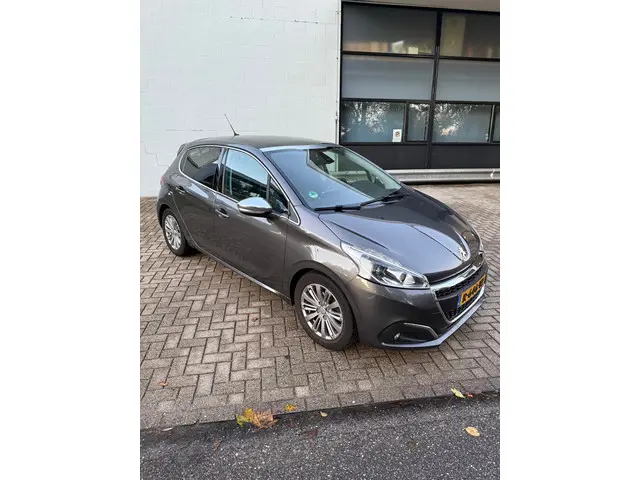 Peugeot 208 1.2 PureTech Allure 2019 Benzine 2