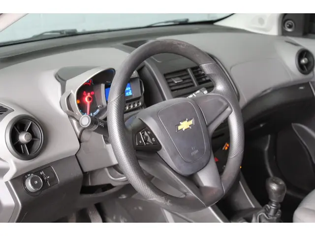 Chevrolet Aveo 1.2 LS 2012 Benzine 19