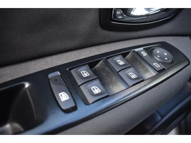 Renault Scénic 1.2 TCe Expression Trekhaak 2013 Benzine 27