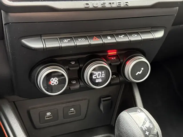 Dacia Duster 1.3 TCe 150 Journey 2023 Benzine 24