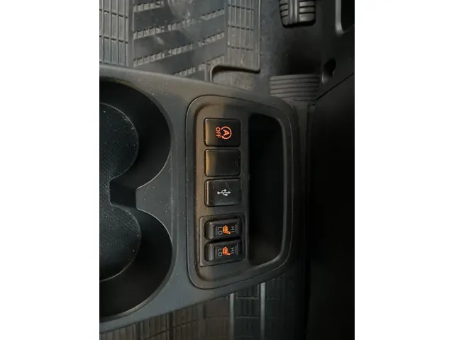 Mitsubishi Space Star 1.2 Intense 2021 Benzine 20