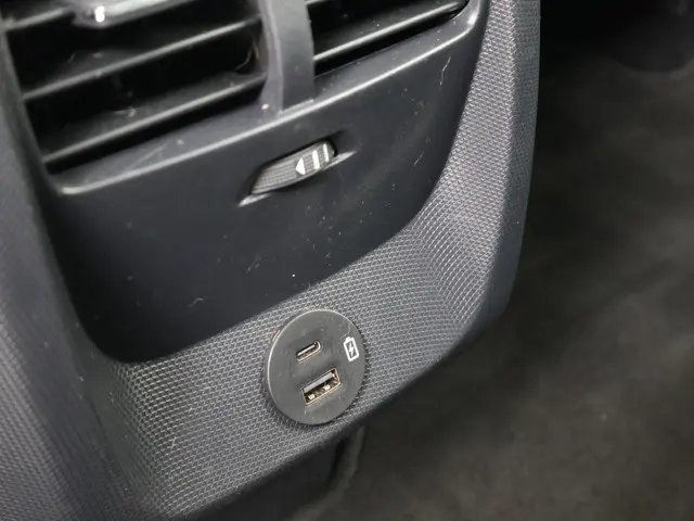 Ford Mustang Mach-E 75kWh LUCID RED 2020 Elektrisch 41