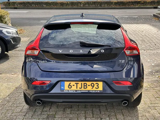 Volvo V40 1.6 T2 Momentum 2014 Benzine 2