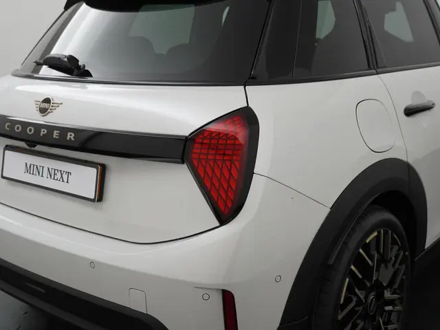 MINI 5-Deurs Cooper C 2026 Benzine 29