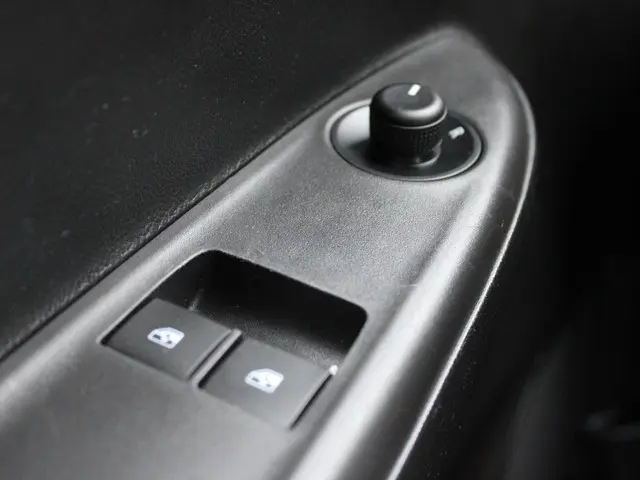 Opel KARL 1.0 Rocks Online Edition 2018 Benzine 26