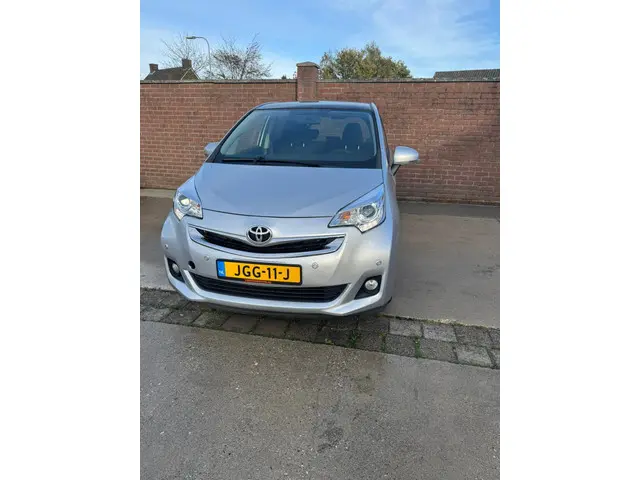 Toyota Verso-S 1.3 VVT-i Dynamic 2015 Benzine 2