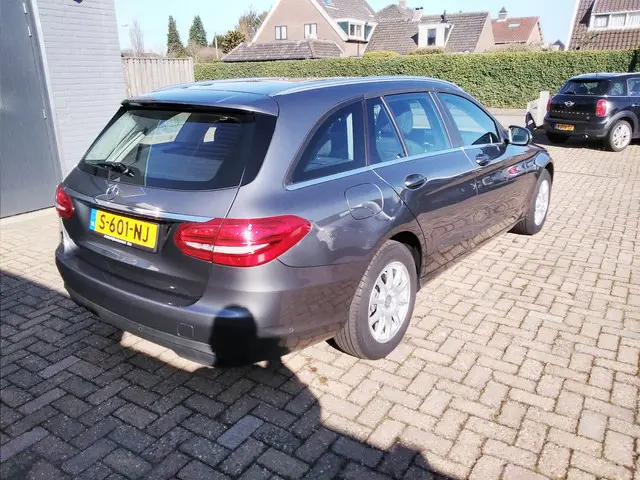 Mercedes-Benz C-Klasse 180 station 2016 Benzine 6