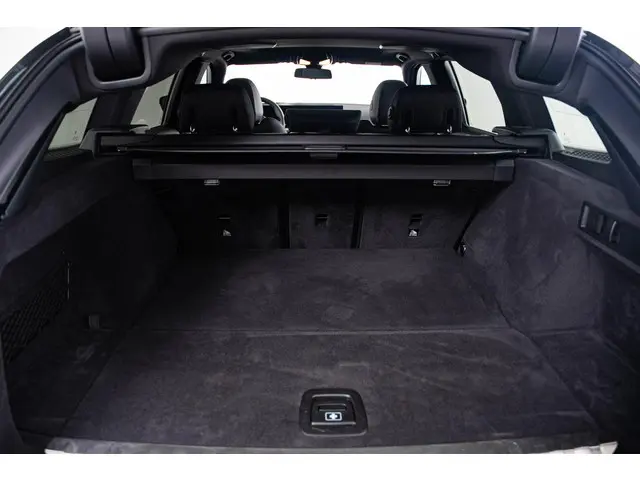 BMW 3 Serie Touring 330e 2024 Hybride Benzine 49