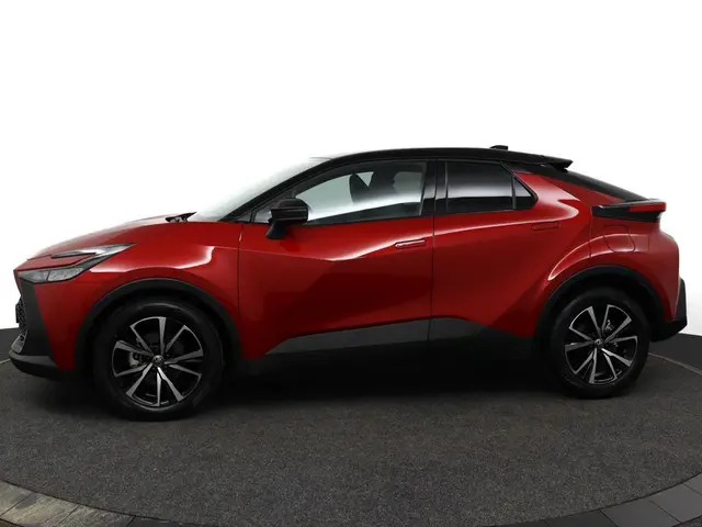 Toyota C-HR 1.8 Hybrid 140 Dynamic 2025 Hybride Benzine 3
