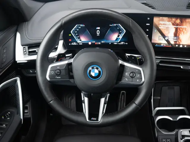 BMW X1 xDrive30e 2024 Hybride Benzine 7