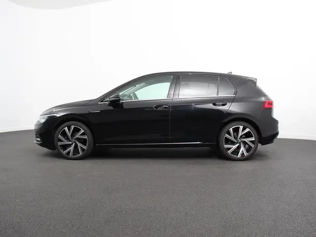 Volkswagen Golf 1.5 eTSI 150pk DSG Style 2023 Benzine 27
