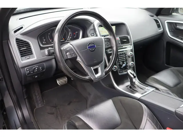 Volvo XC60 2.0 D3 FWD R-Design 2016 Diesel 6