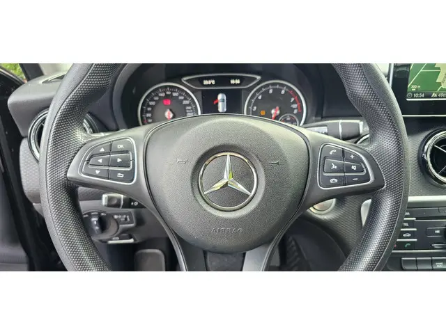 Mercedes-Benz A-Klasse 160 Business 2017 Benzine 26