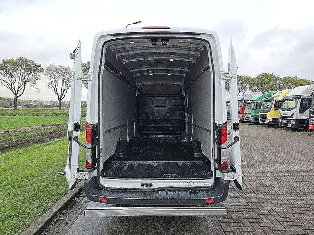 Ford Transit 350 2019 Diesel 12
