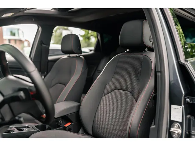 SEAT Leon 1.5 TSI FR NAP DSG Beats Pano ACC 2020 Benzine 45