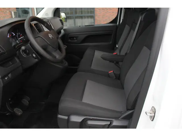 Citroën Jumpy 2.0 BlueHDI L2 2024 Diesel 11